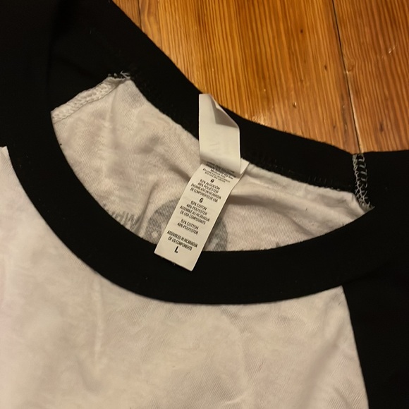 RARE “Hunger Is A Crime” Baseball-Style Shirt! Tom Morello Signature On Back! - Picture 4 of 4